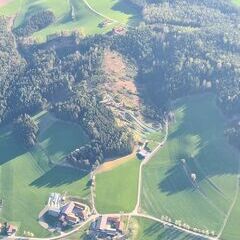 Flugwegposition um 16:01:09: Aufgenommen in der Nähe von Gemeinde Höhnhart, Höhnhart, Österreich in 1240 Meter